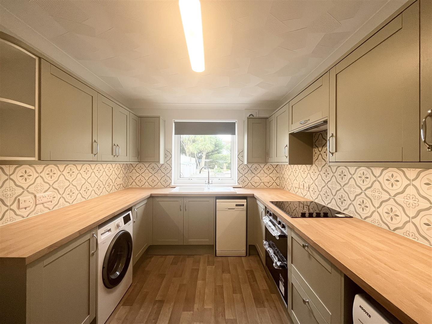 Pebble Court, Henver Road, Newquay photo - 3